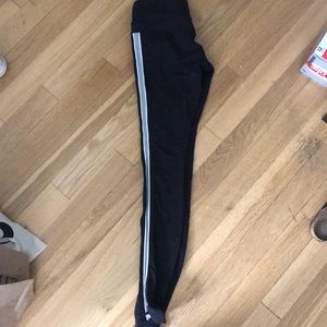 LULULEMON leggings with mesh side